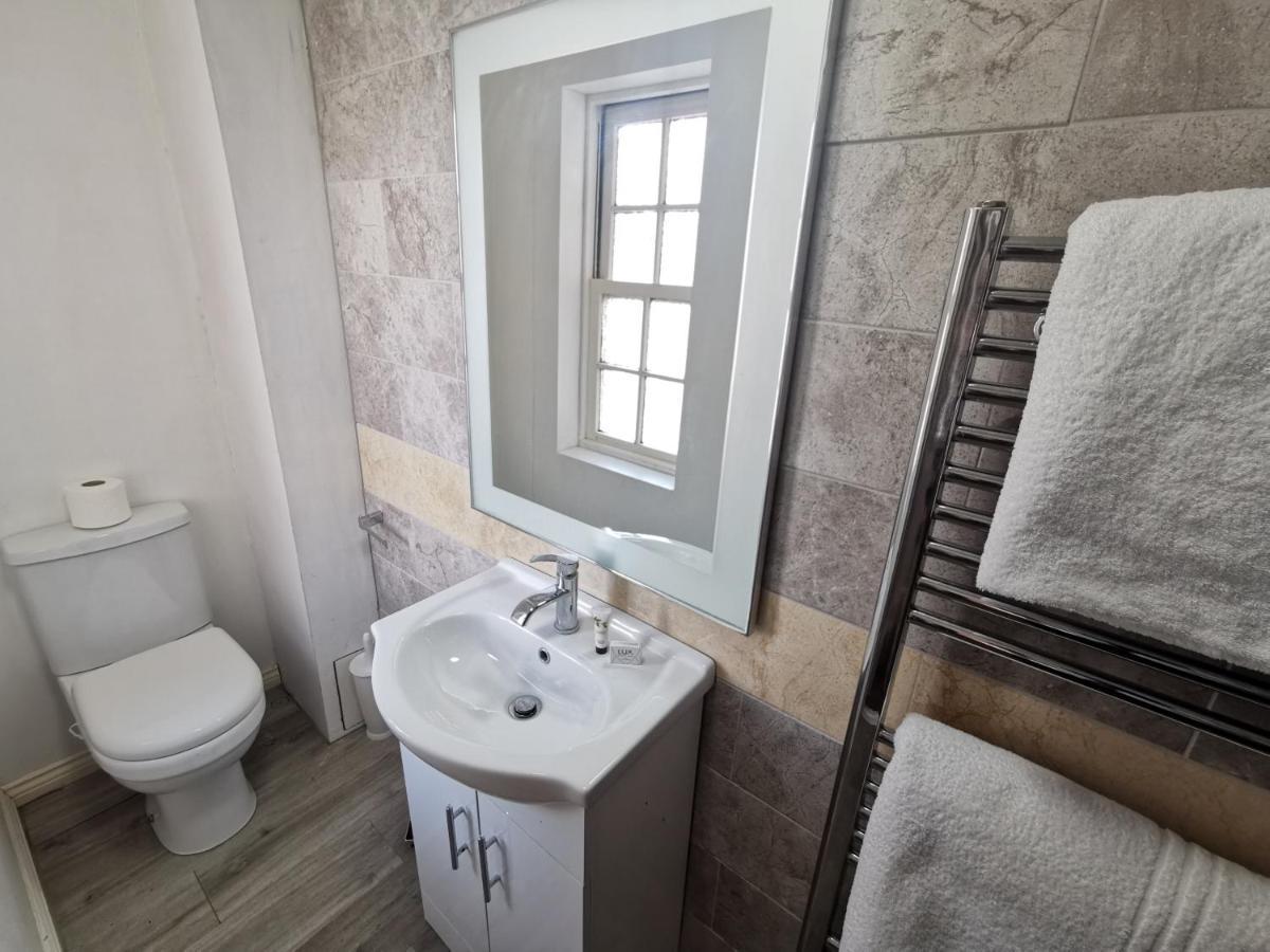 Hotel Aspire 860 Colchester Zewnętrze zdjęcie