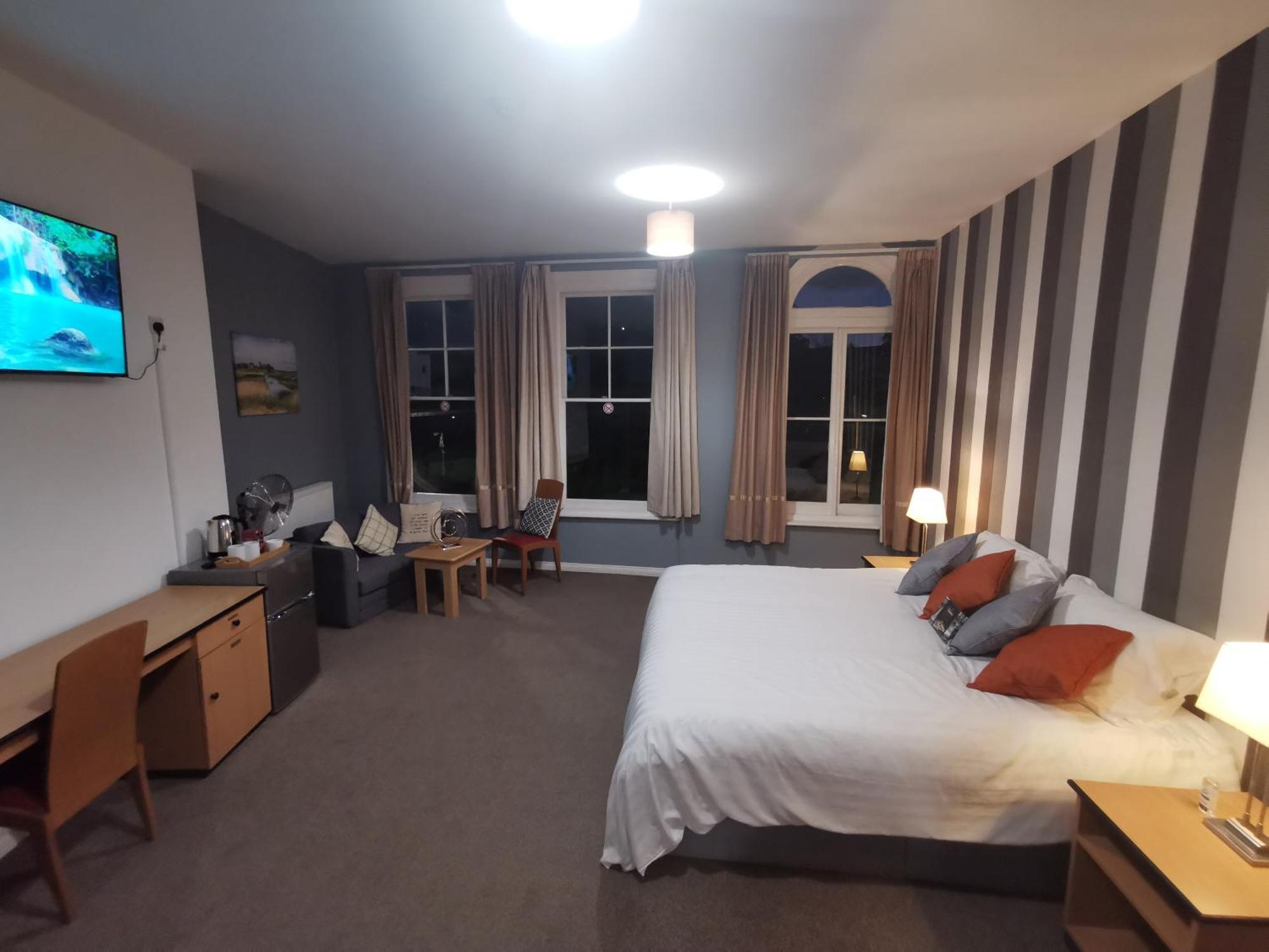 Hotel Aspire 860 Colchester Zewnętrze zdjęcie